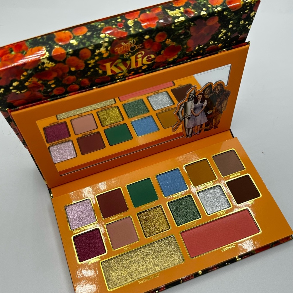 Kylie Cosmetics The Wizard Of Oz Eye & Face Pressed Powder Palette New